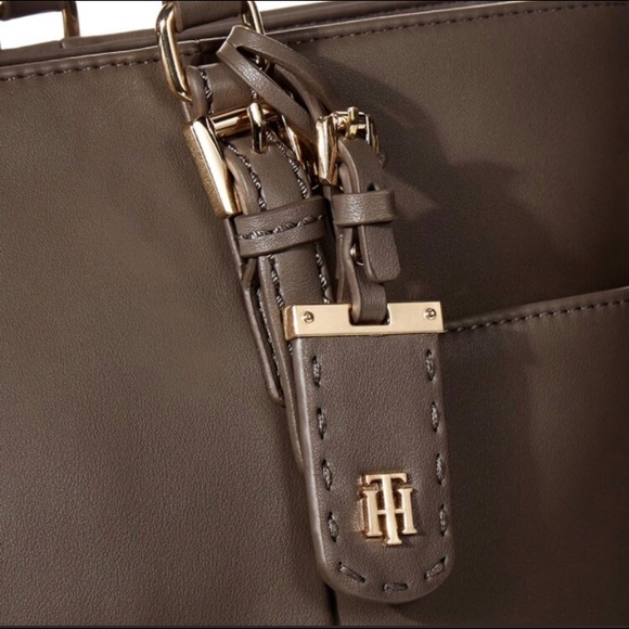 Tommy Hilfiger Julia Tote in Mushroom - Picture 4 of 6